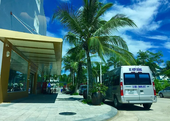 Tuan Chau Marina Hotel