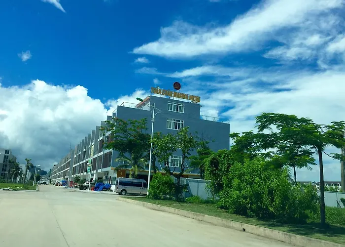 Hotel Tuan Chau Marina 2*