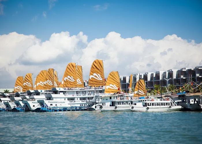 Hotel Tuan Chau Marina 2*