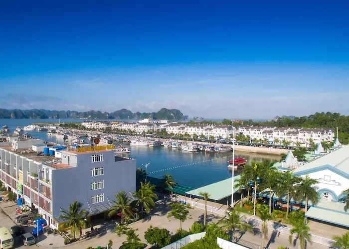 Hotel Tuan Chau Marina 2*
