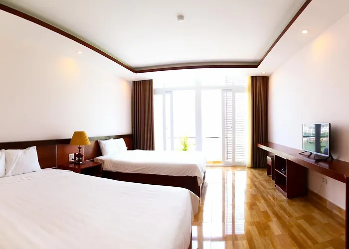 Tuan Chau Marina 2* Ha Long