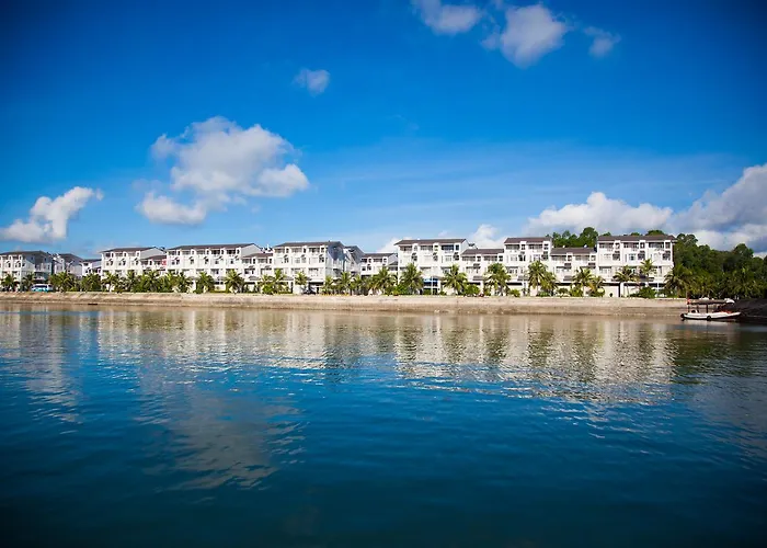 Tuan Chau Marina Hotel
