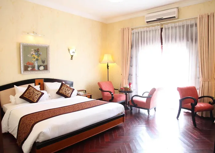 Hotel Tuan Chau Marina 2*