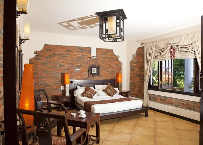 Tuan Chau Marina Hotel
